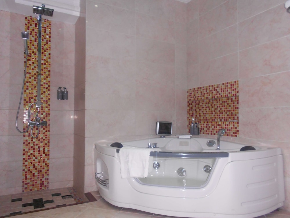Best Western Plus Paramount Hotel 18/44
