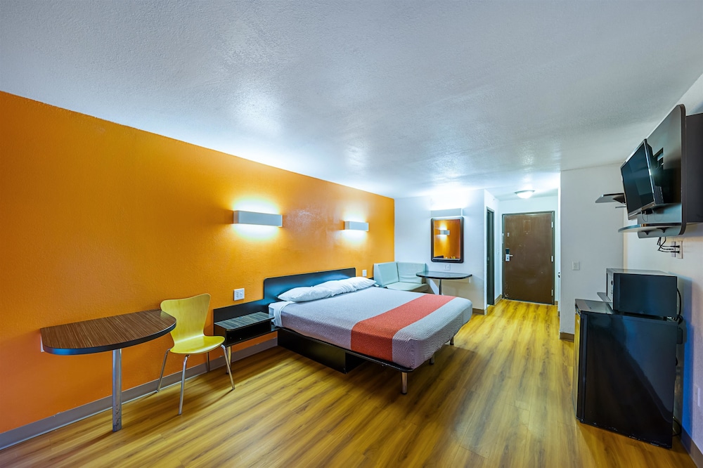 Motel6 Amarillo, TX 24/53