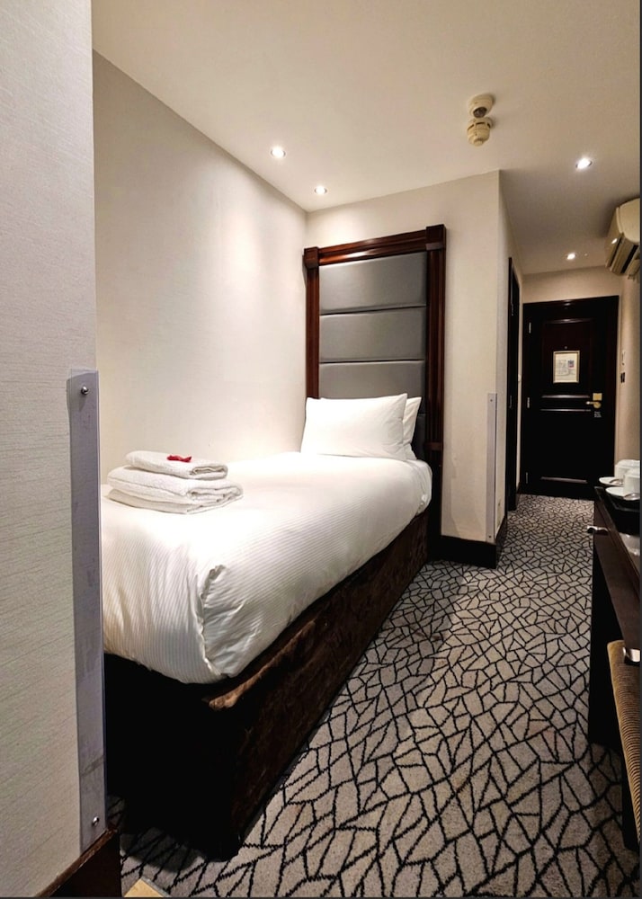 Hyde Park International Hotel 29/65