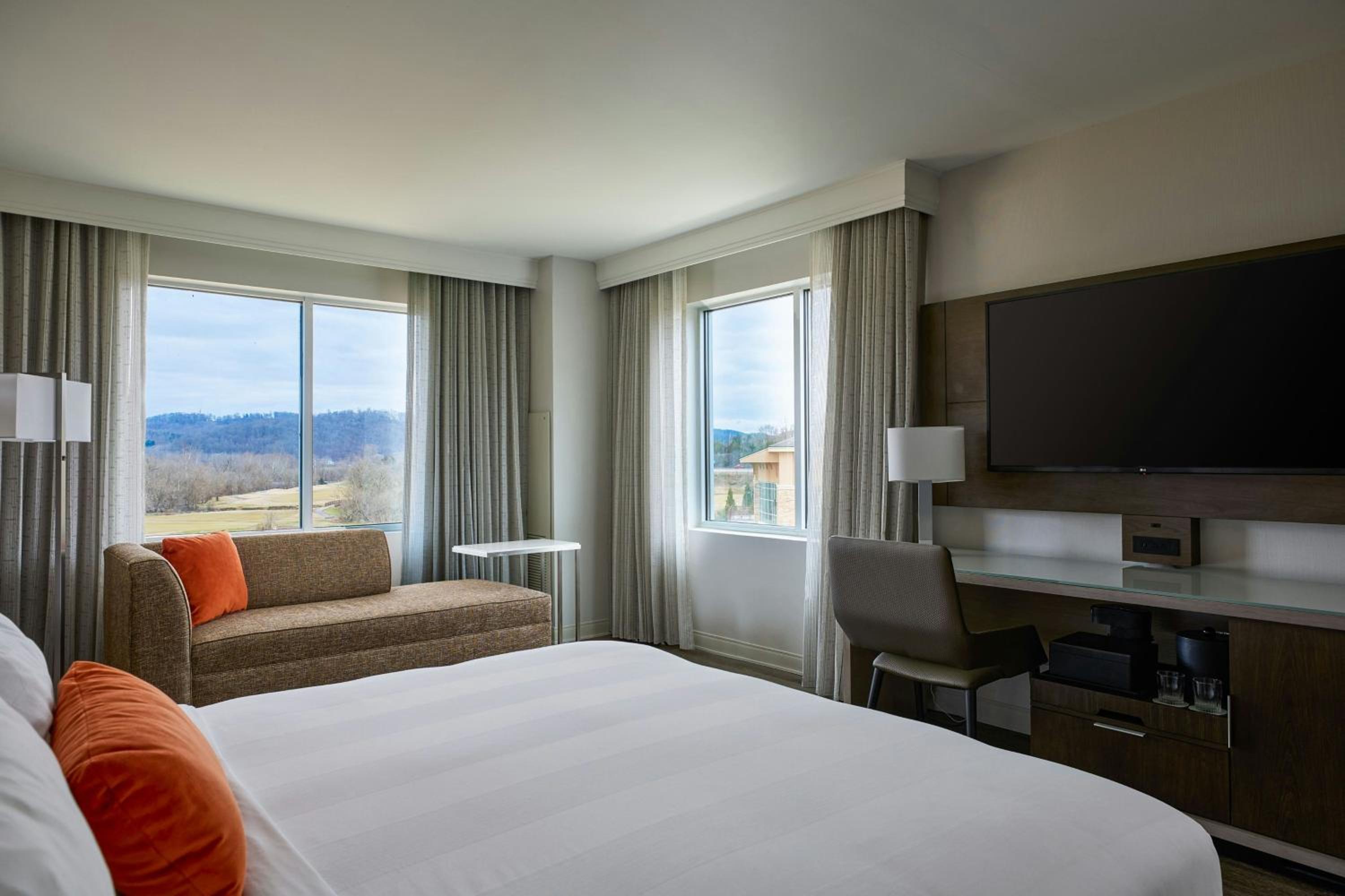 Renovated, Accessible، Marriott Meadowview Conference Resort Convention Center 6/10