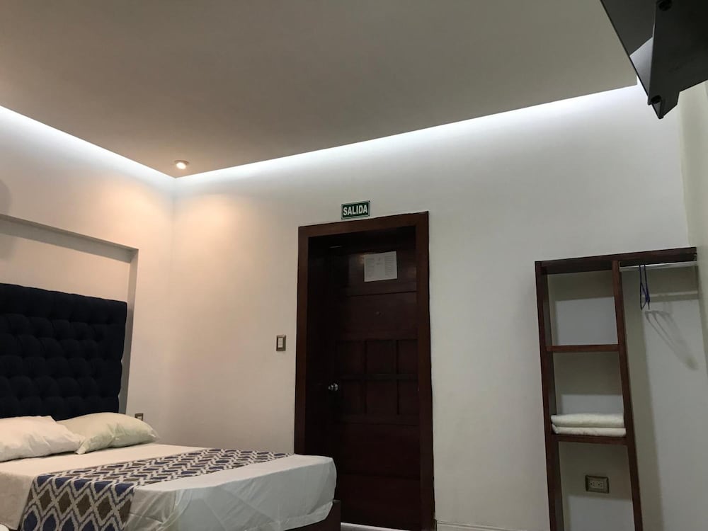 HOTEL PLAZA AMALIA 7/26