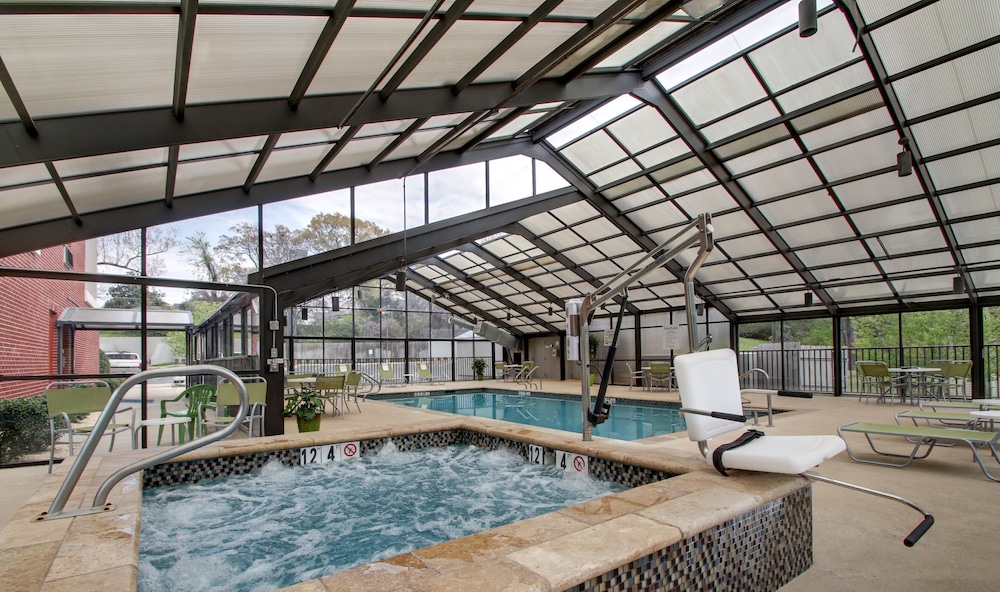 swimming pool spa