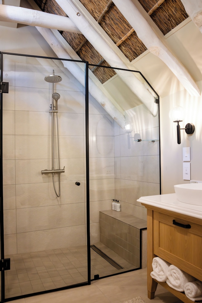 The Owners Cottage / La Provencale 48/50