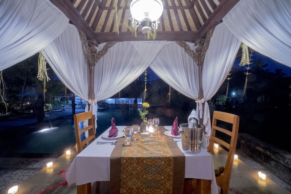 Cendana Resort Spa 52/70