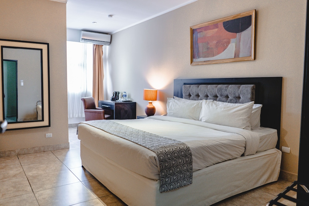 STANDARD, KING BED