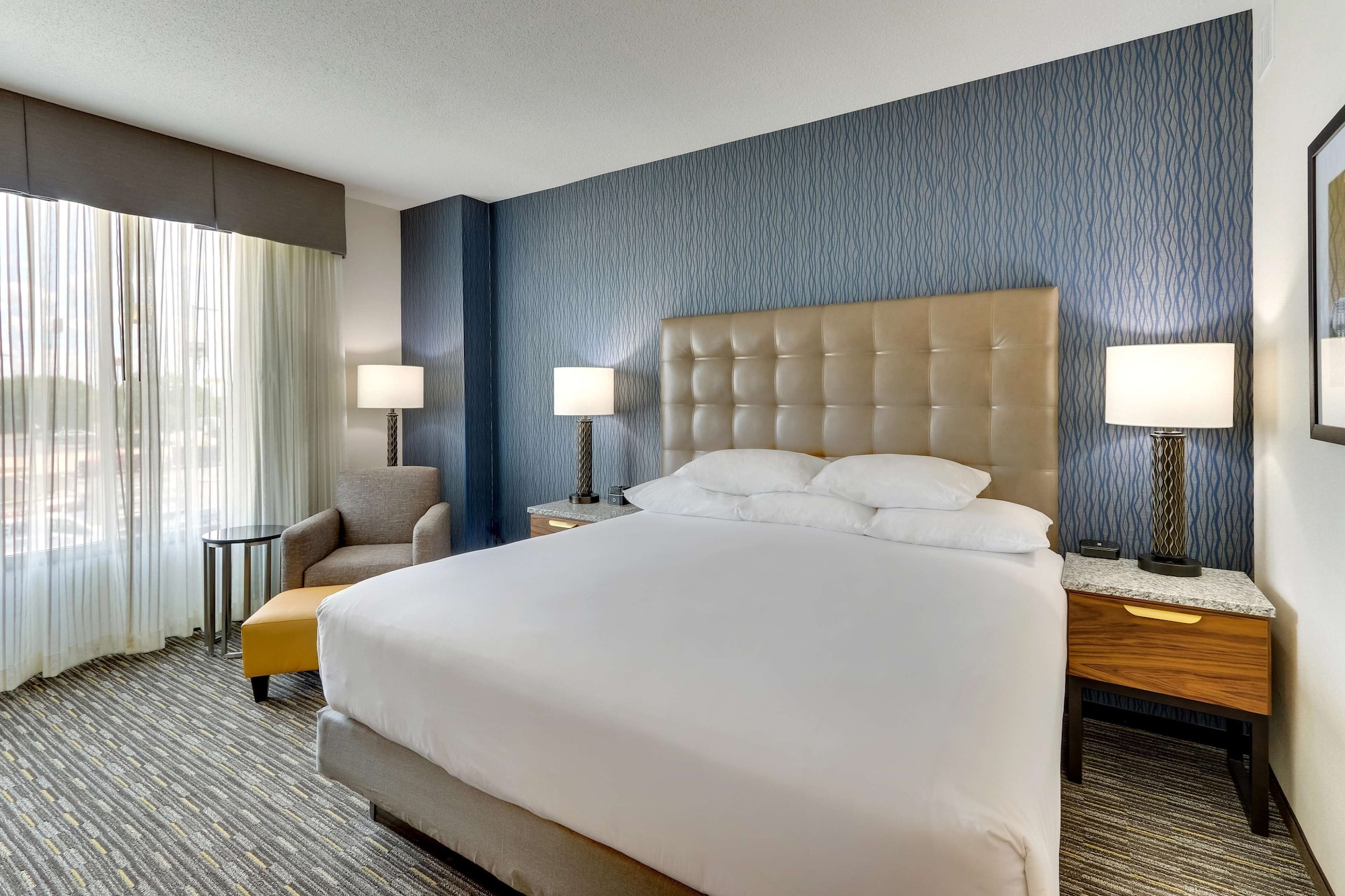 ROOM, KING BED