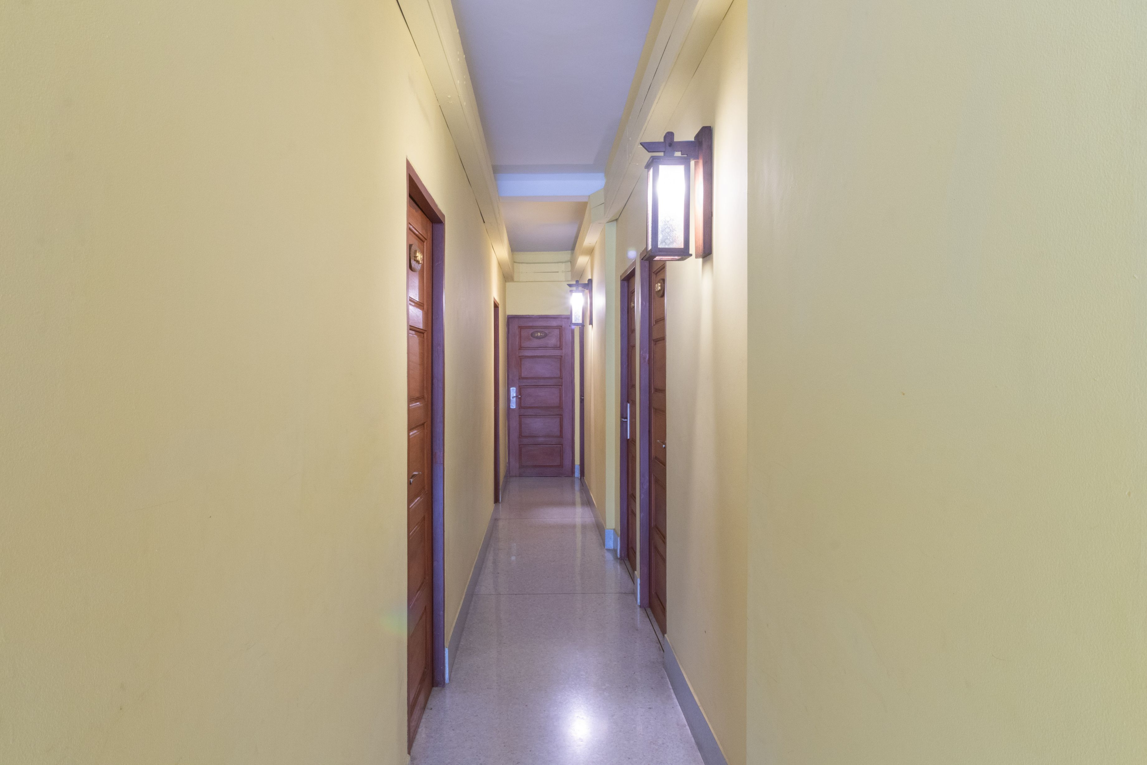 Banthat Thong Hostel 26/35