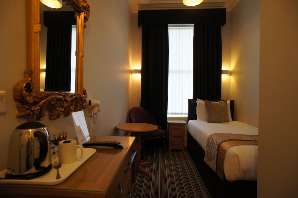 The Applewood Hotel 47/67