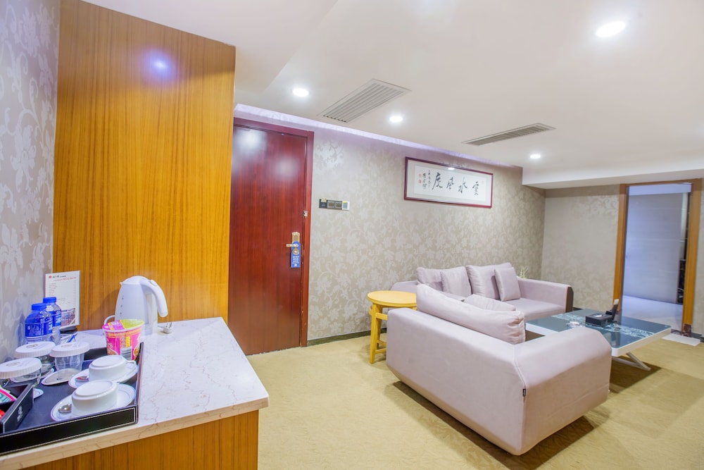 Louis Hotel Zhongshan 29/40