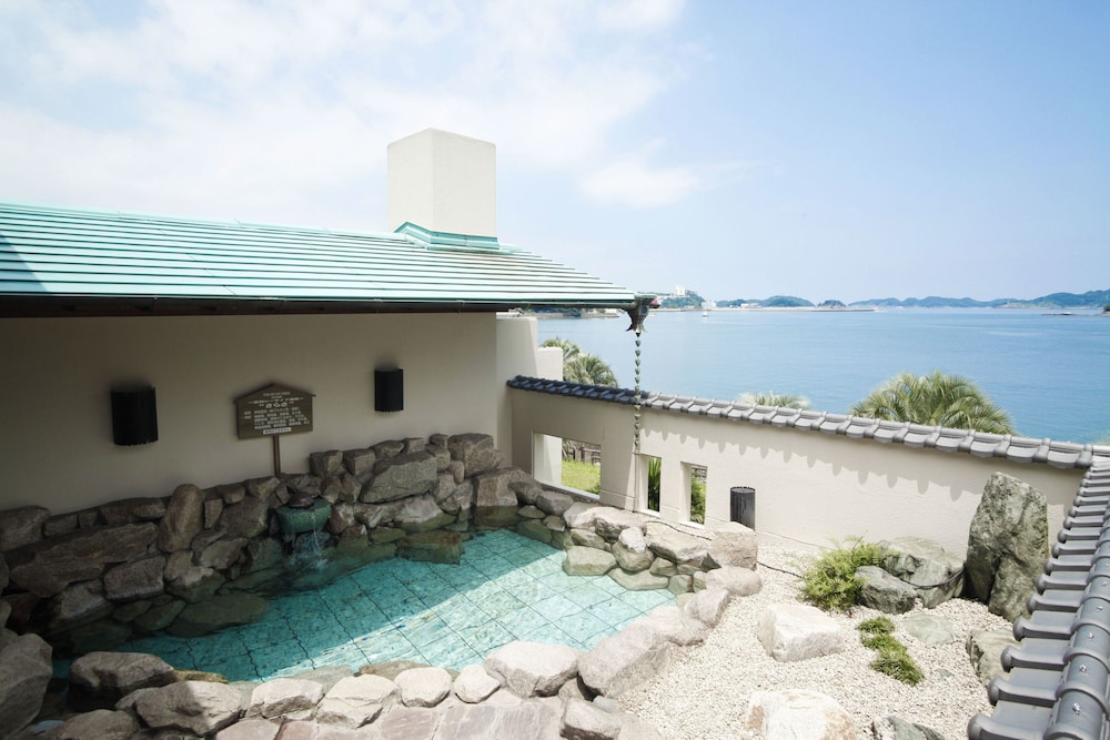 Toba Seaside Hotel 4/54