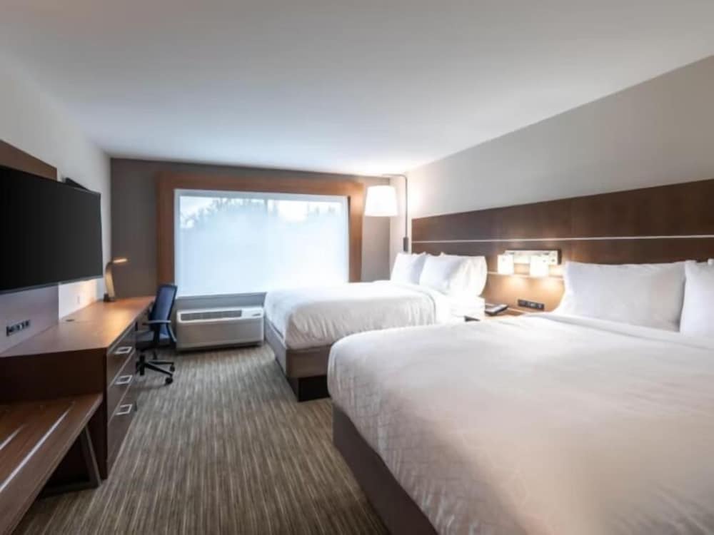 Standard, 2 Queen Beds, Accessible