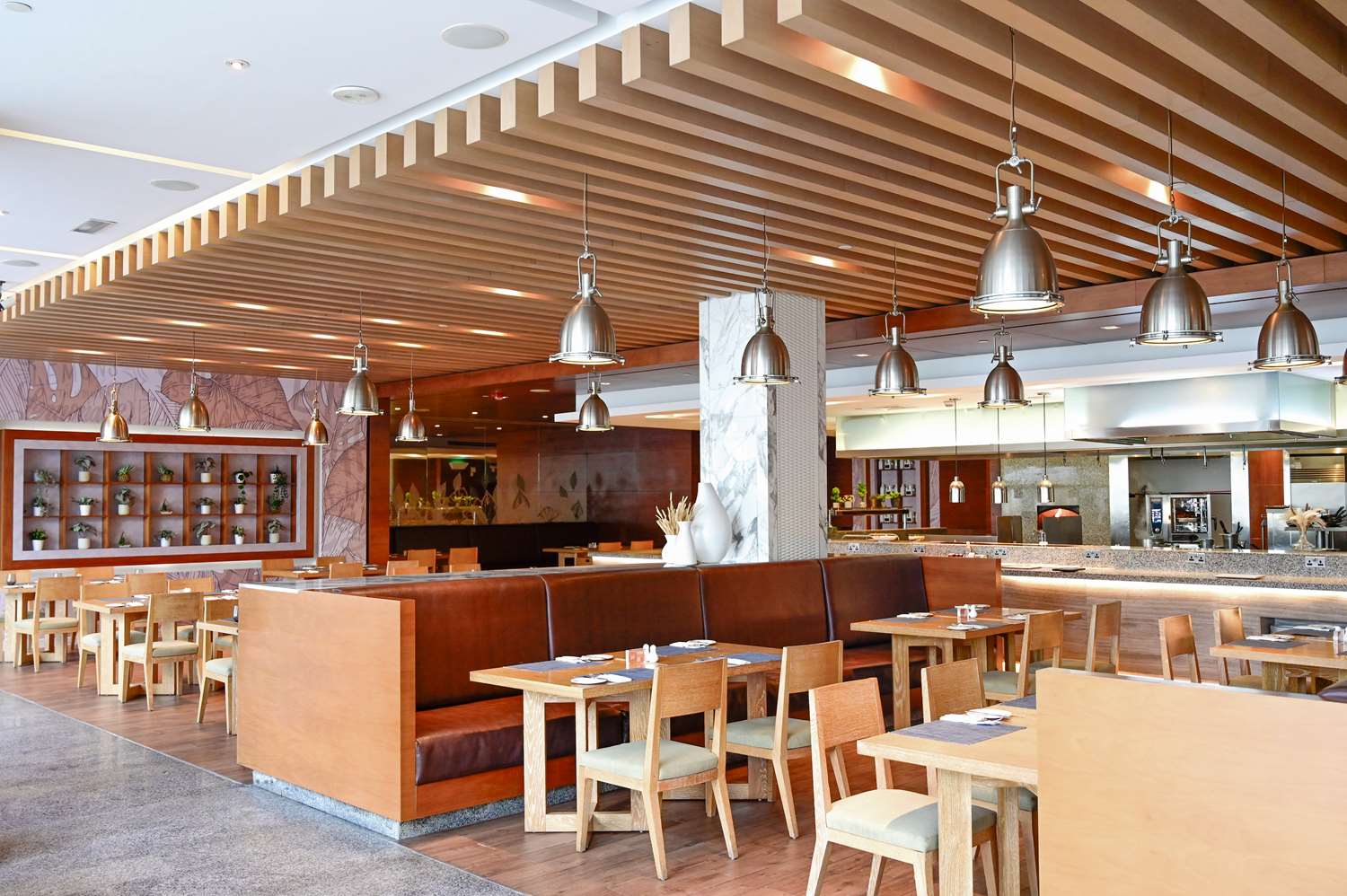 restaurant cafeteria