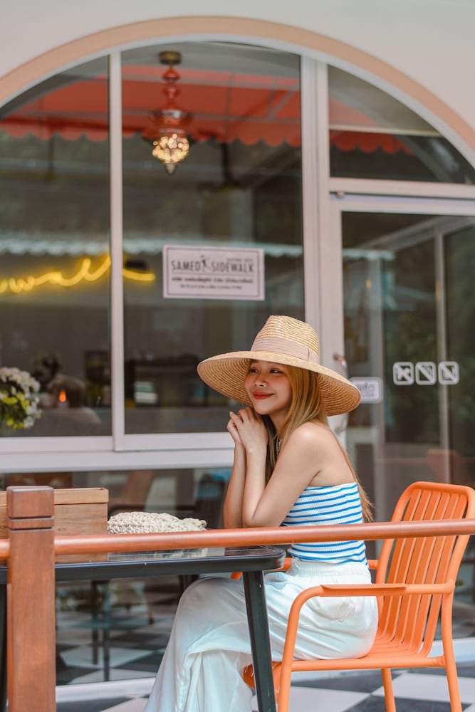 Side Walk Boutique Hotel 39/50