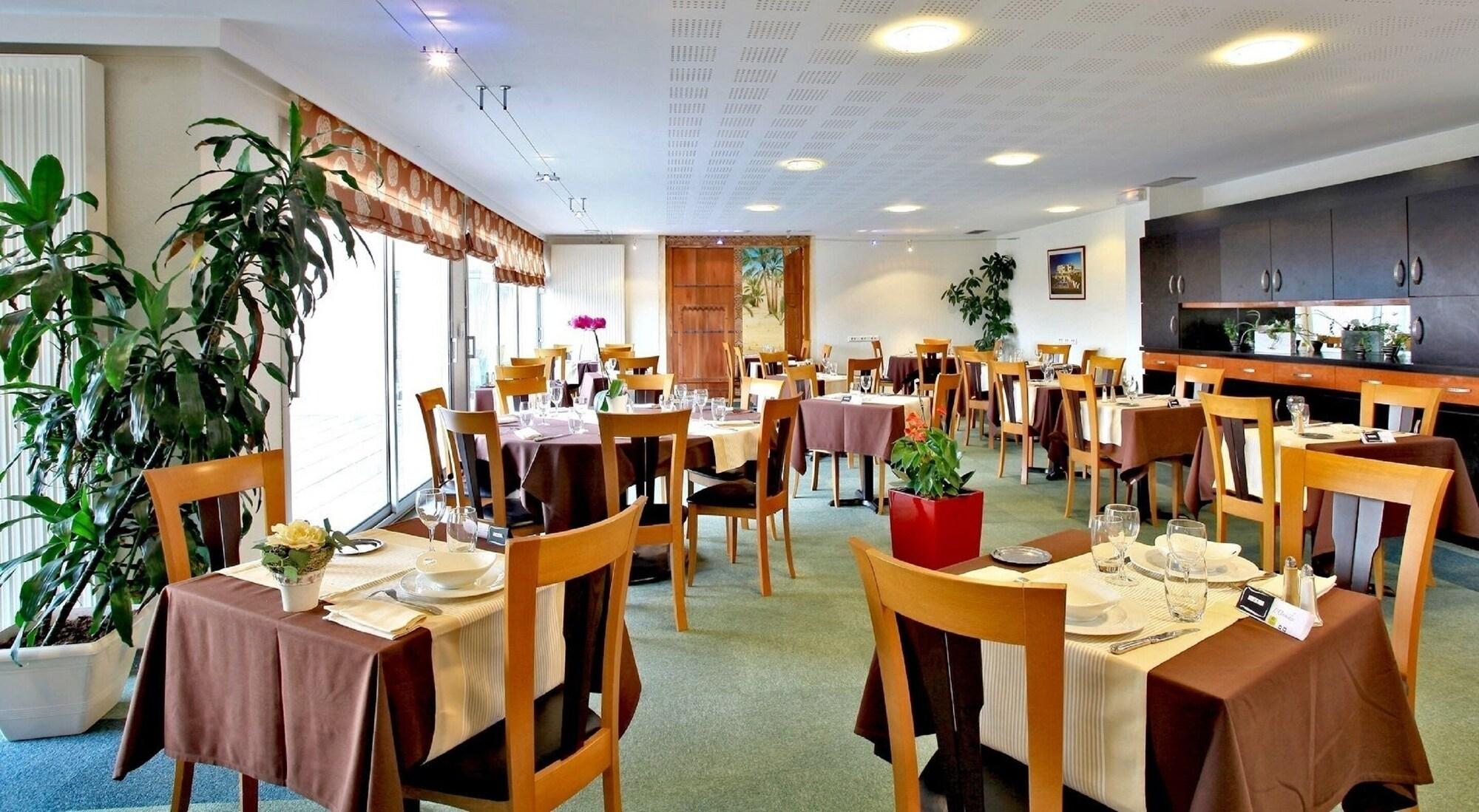 HOTEL ALOE REST. L'ORCHIDEE 33/50