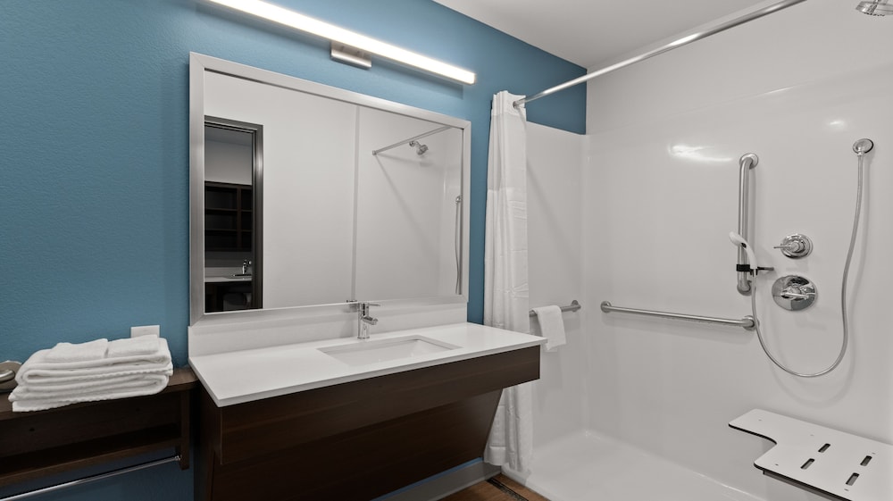 WoodSpring Suites Greeley 25/26