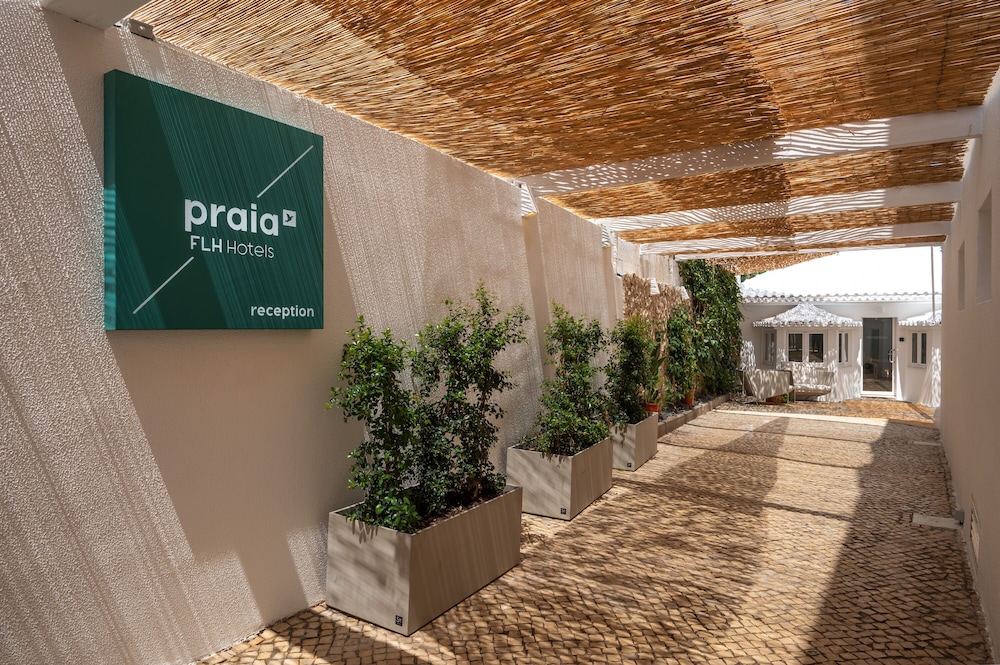 Praia FLH Hotels Ericeira 4/45