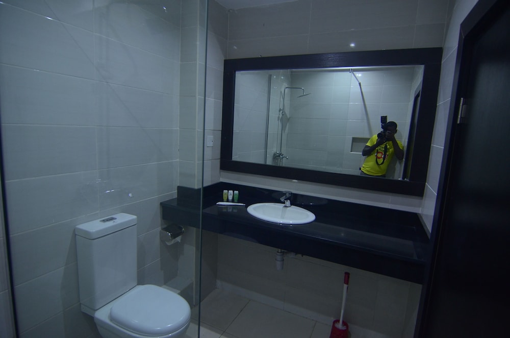Hillsbay Hotels 22/24