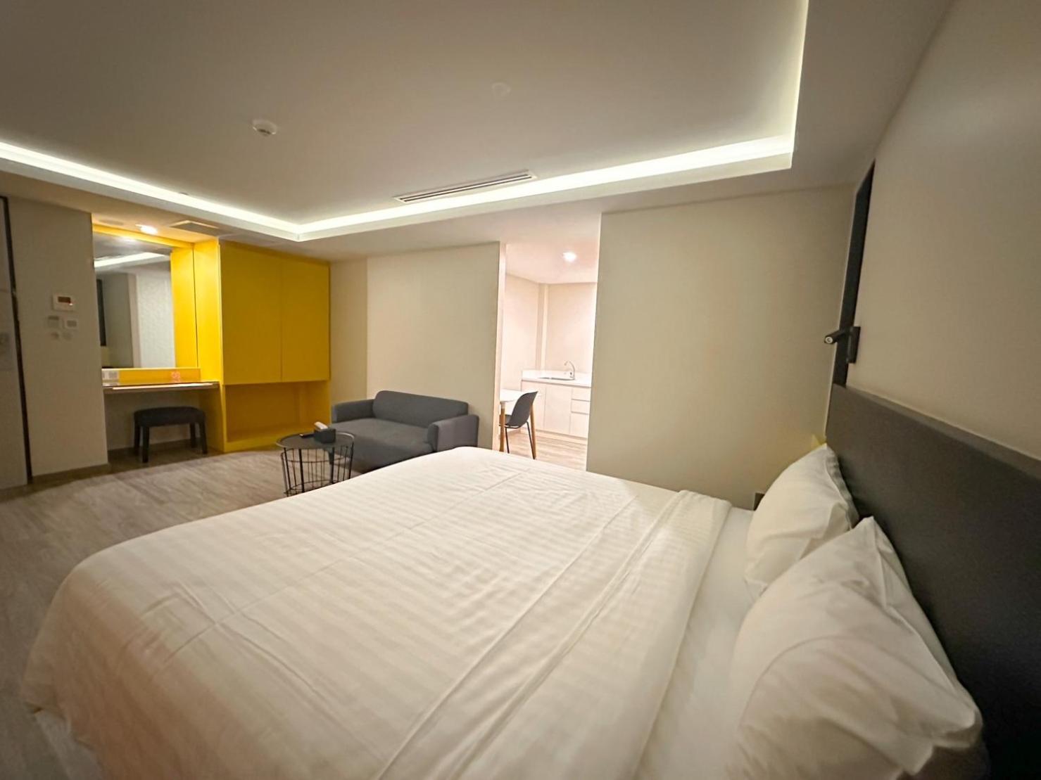 Room, Double Bed, Large