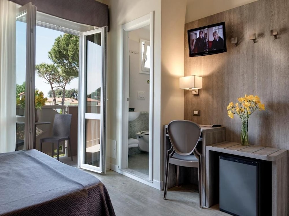 Hotel Azzurra 17/50