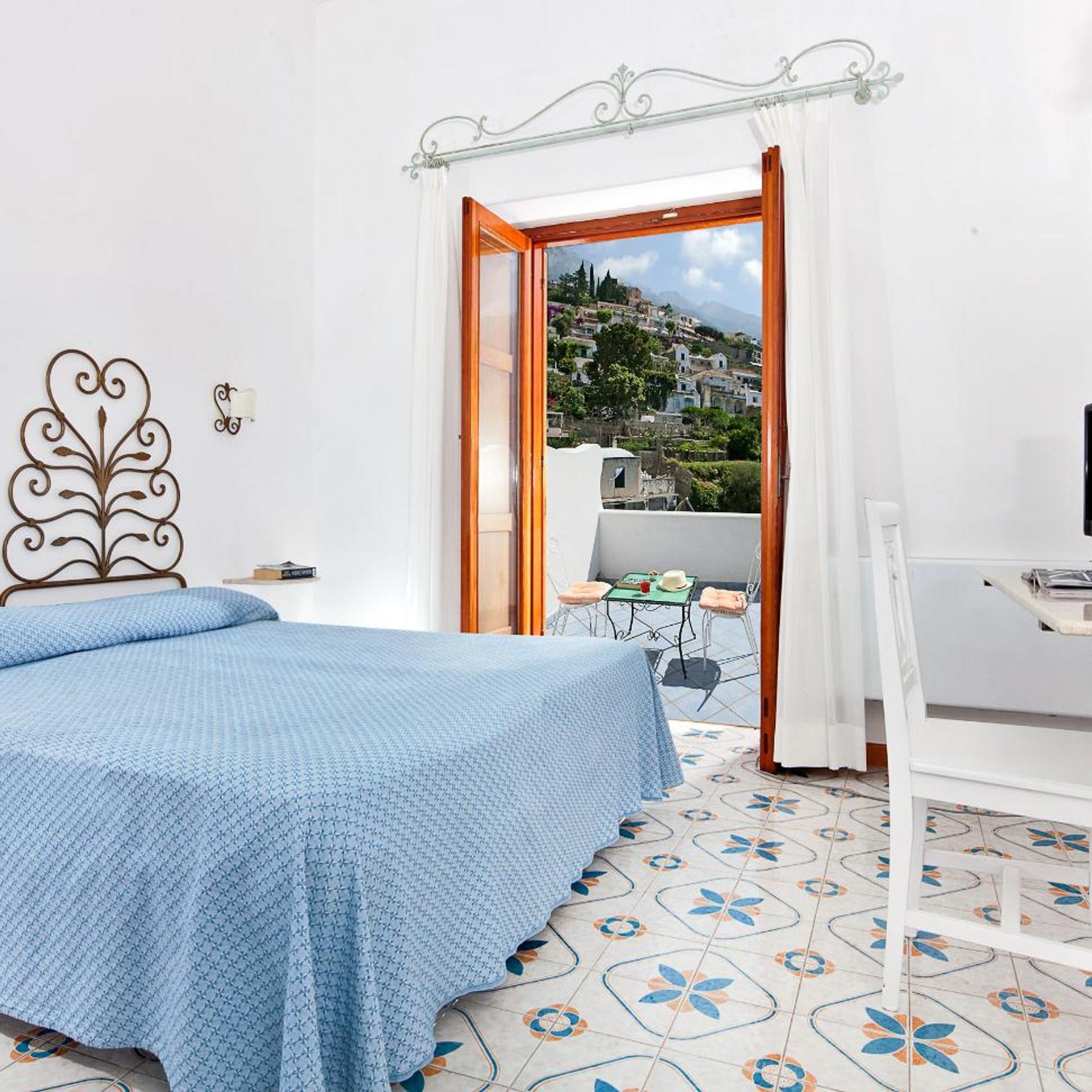 Double Room Superior With Partial Sea View