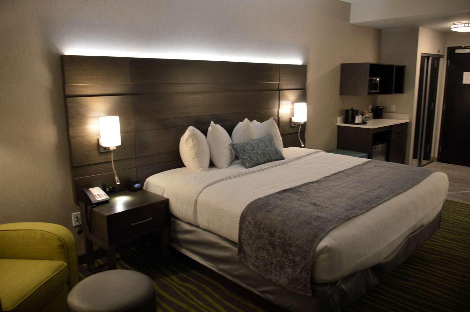 Best Western Plus At Prien Lake Inn And Suites 20/48
