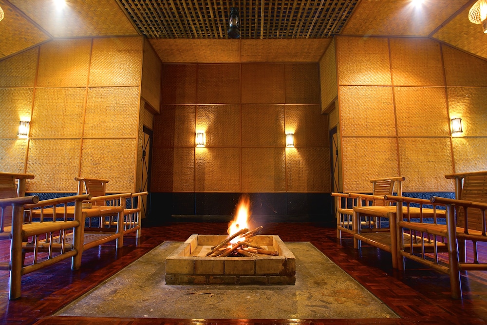 Hmong Hilltribe Lodge 10/42