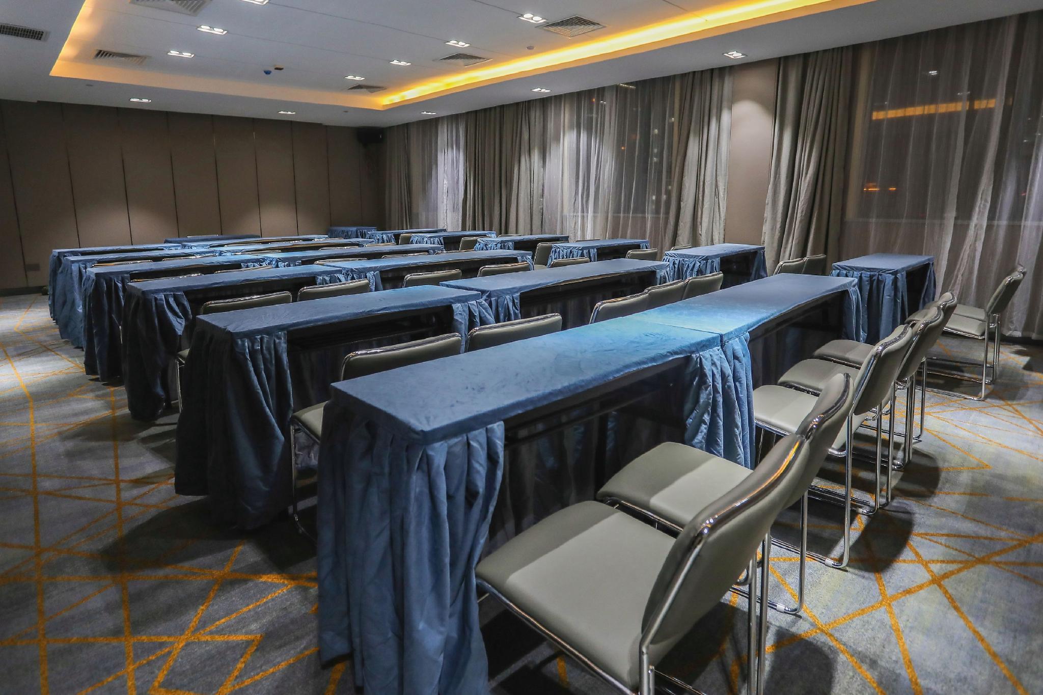 Echarm Hotel (Jingjiang Zhongzhou Road, Fanggu Street) 38/42