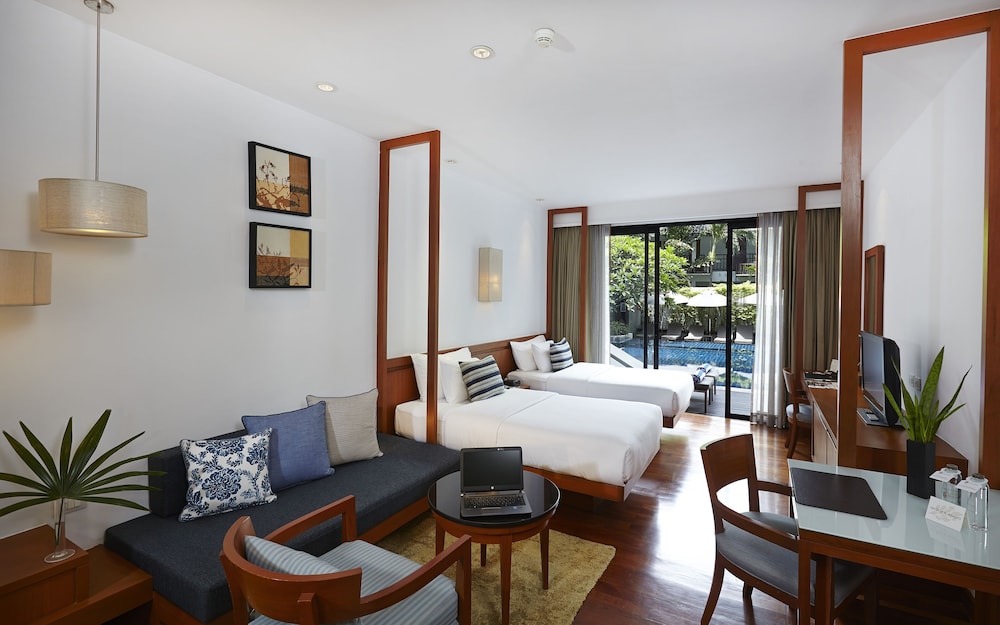 Woodlands Suites Serviced Residences 15/50