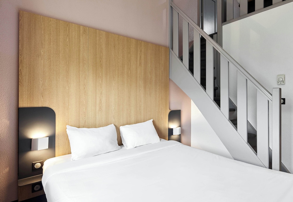 Room, Quadruple, Double and Twin Beds