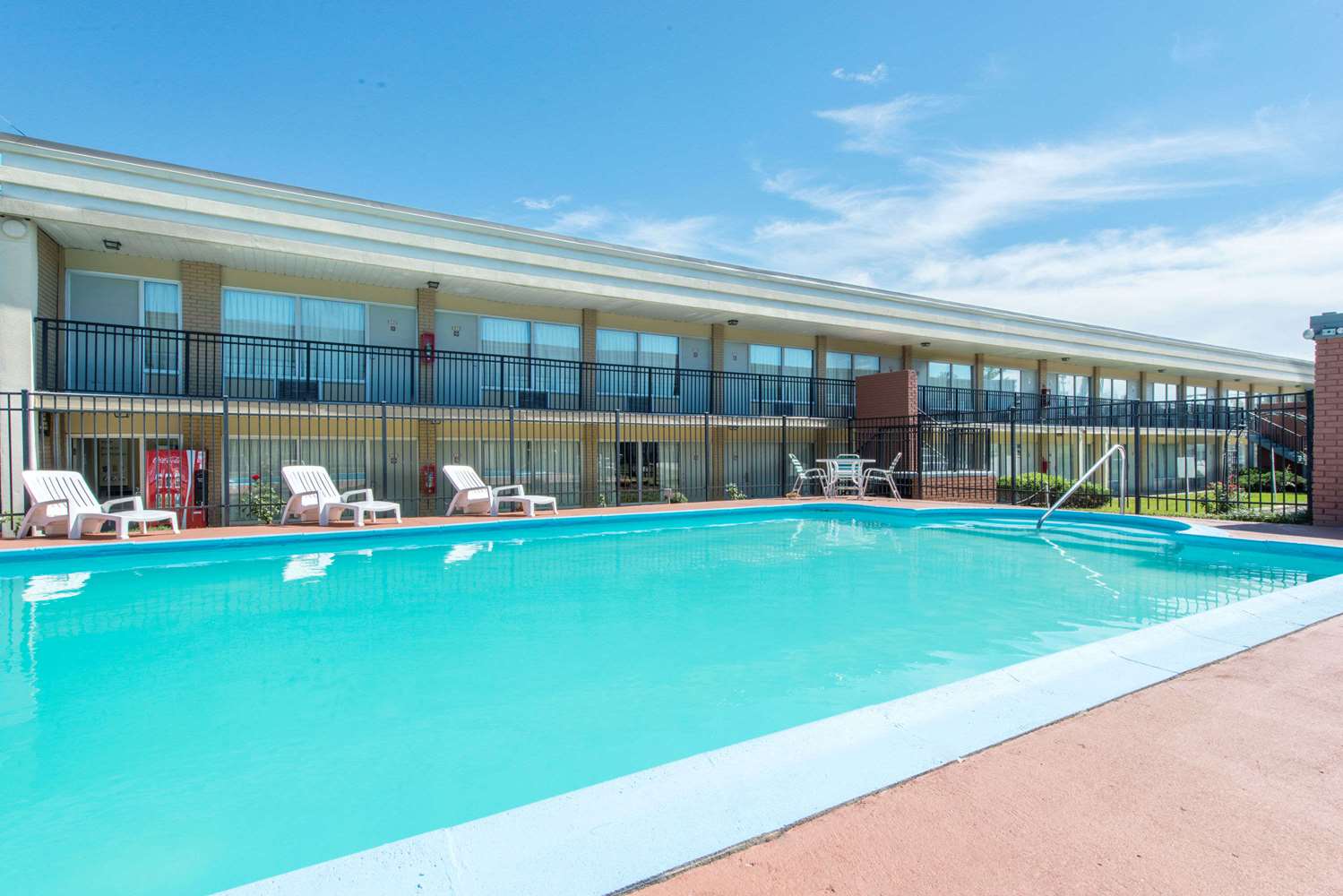 Days Inn by Wyndham Frankfort 7/8