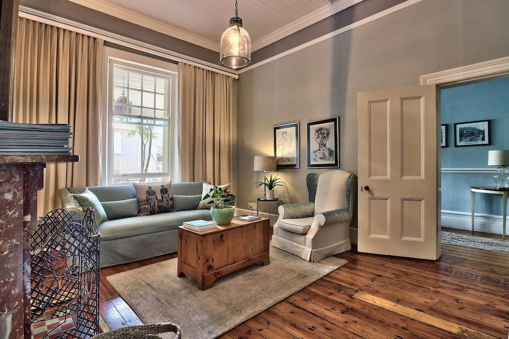 Parker Cottage 36/58