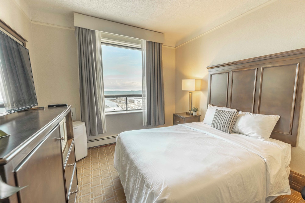 Room, Single, Double Bed, Lake View, Executive Level