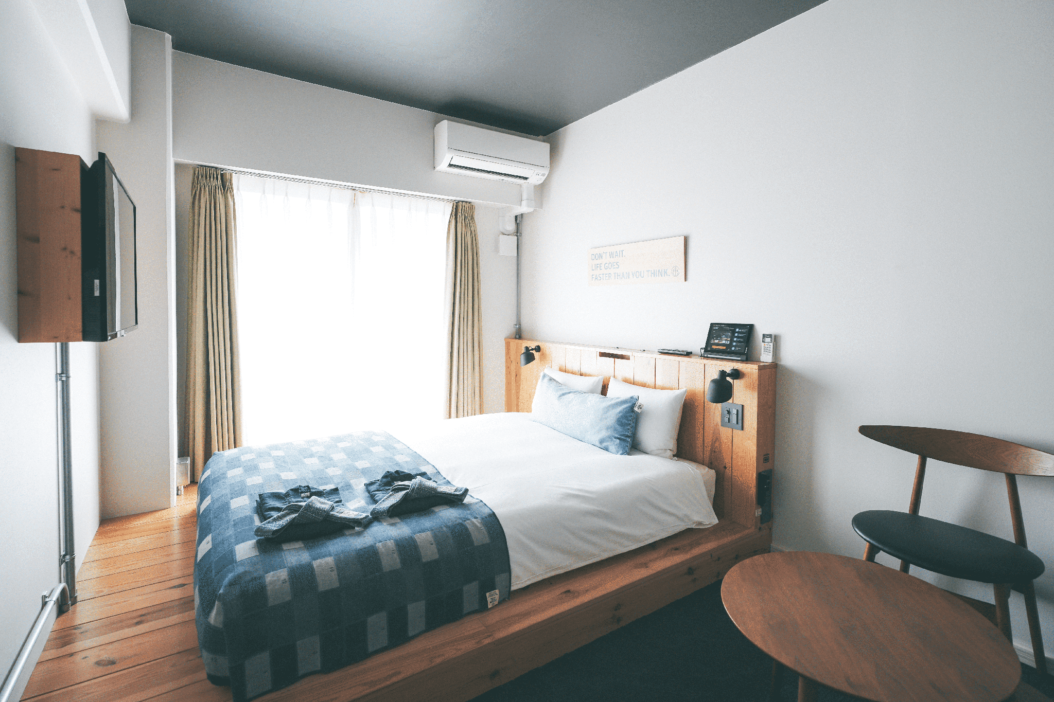 Standard, Single, Queen Bed