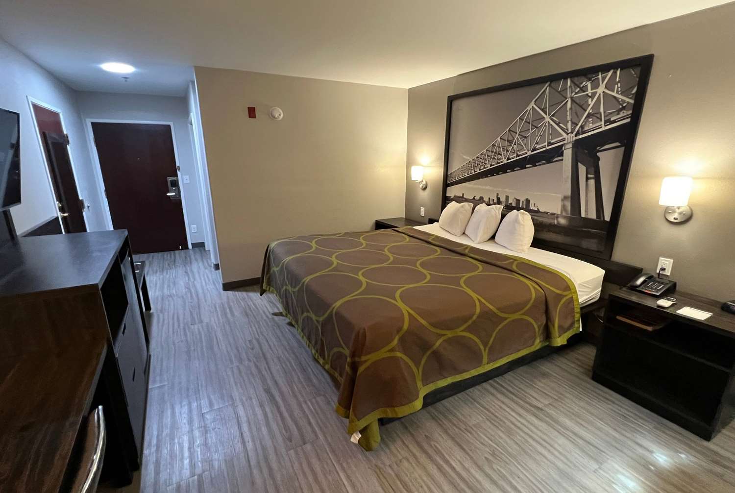 Super 8 By Wyndham Lake Charles Sulphur 13/56
