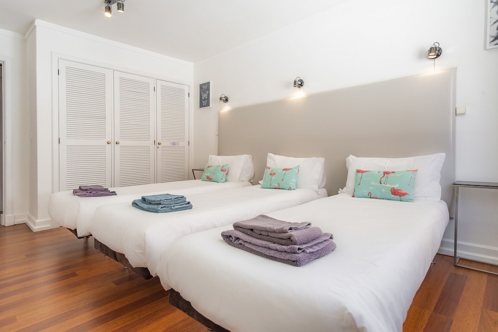 3 BEDROOMS, APARTMENT, CITY VIEW, BALCONY