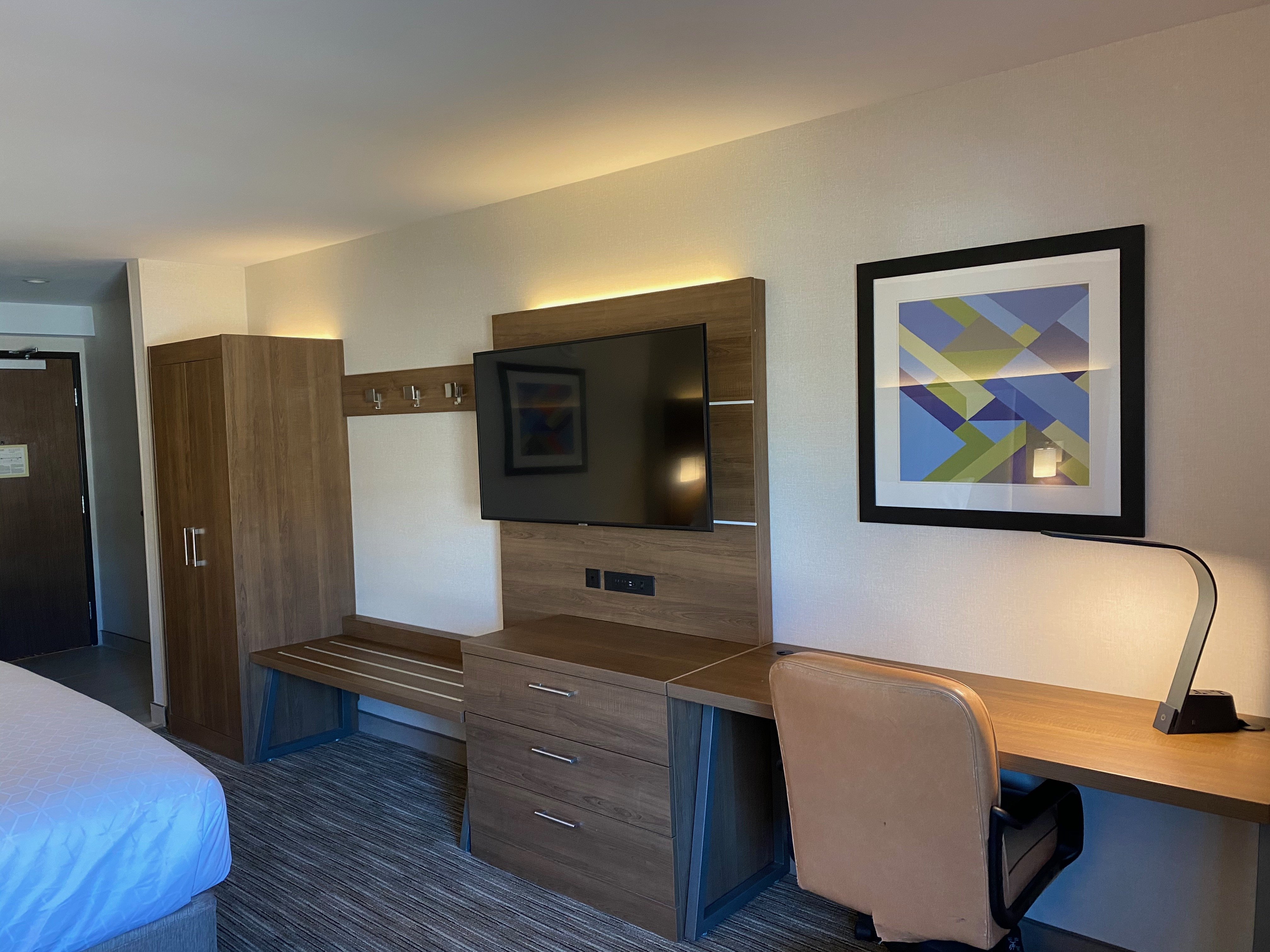 Holiday Inn Express and Suites Chatsworth 15/57