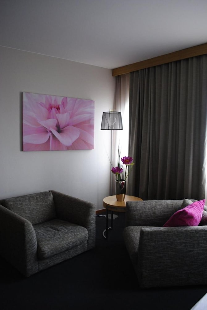 Kumla Hotel 33/38