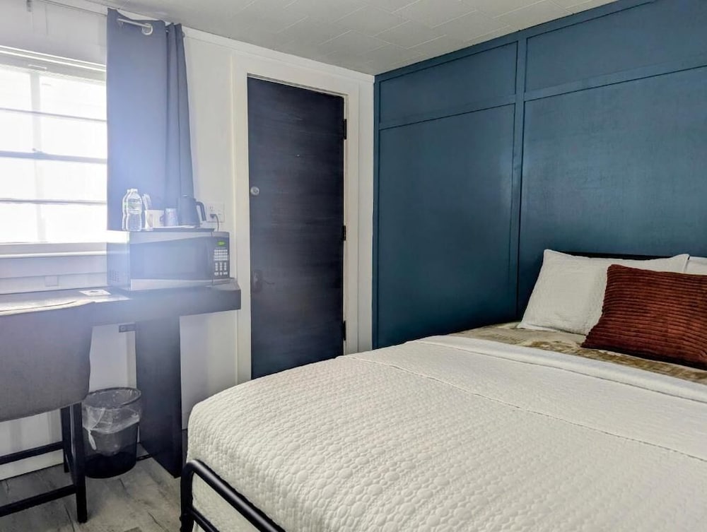 Scotty's Motel 12/50
