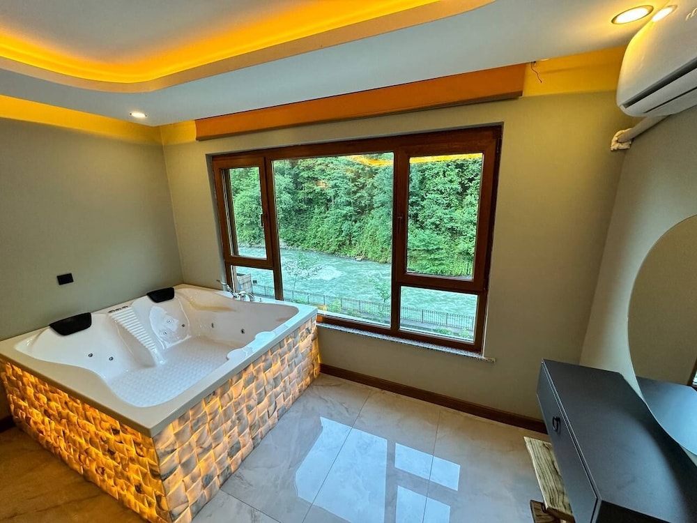 Tuva Villa's 5/50