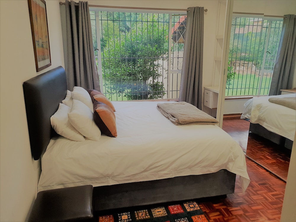 Moonflower Cottages 26/71