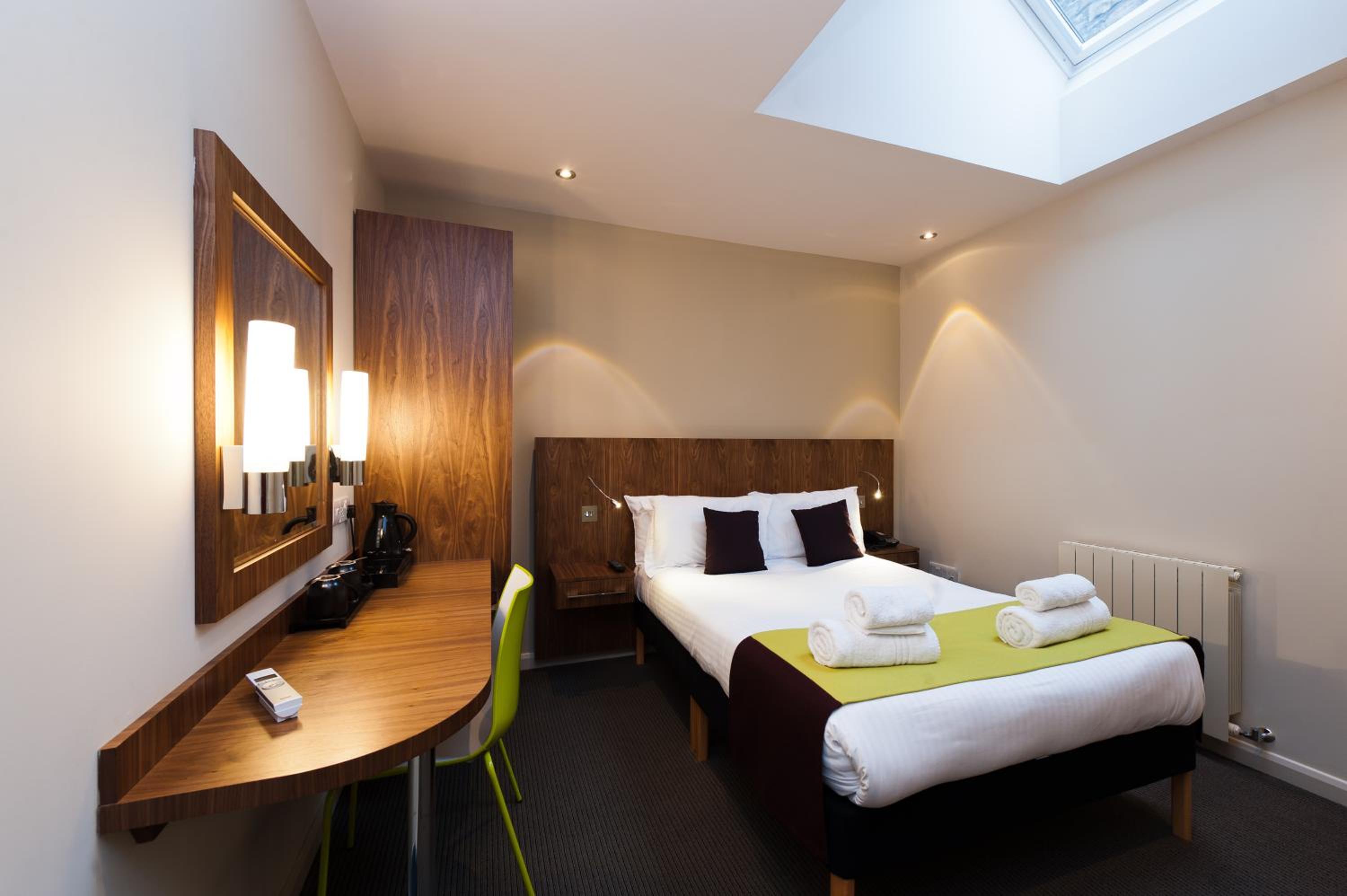 City, Double Bed
