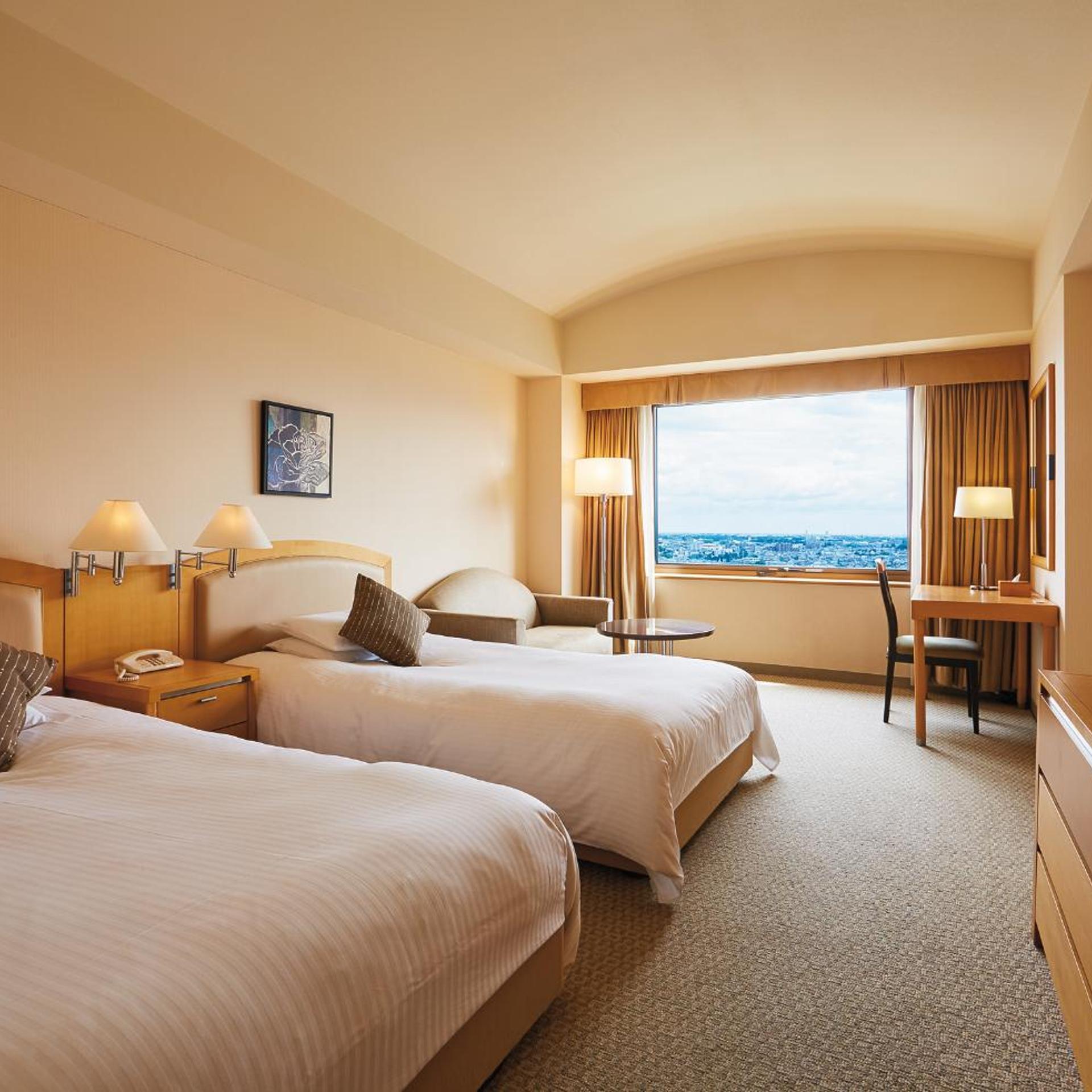 غرفة بسريرين منفصلين