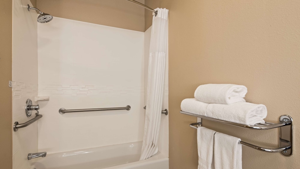 Best Western Plus Tulsa Inn Suites 1/24