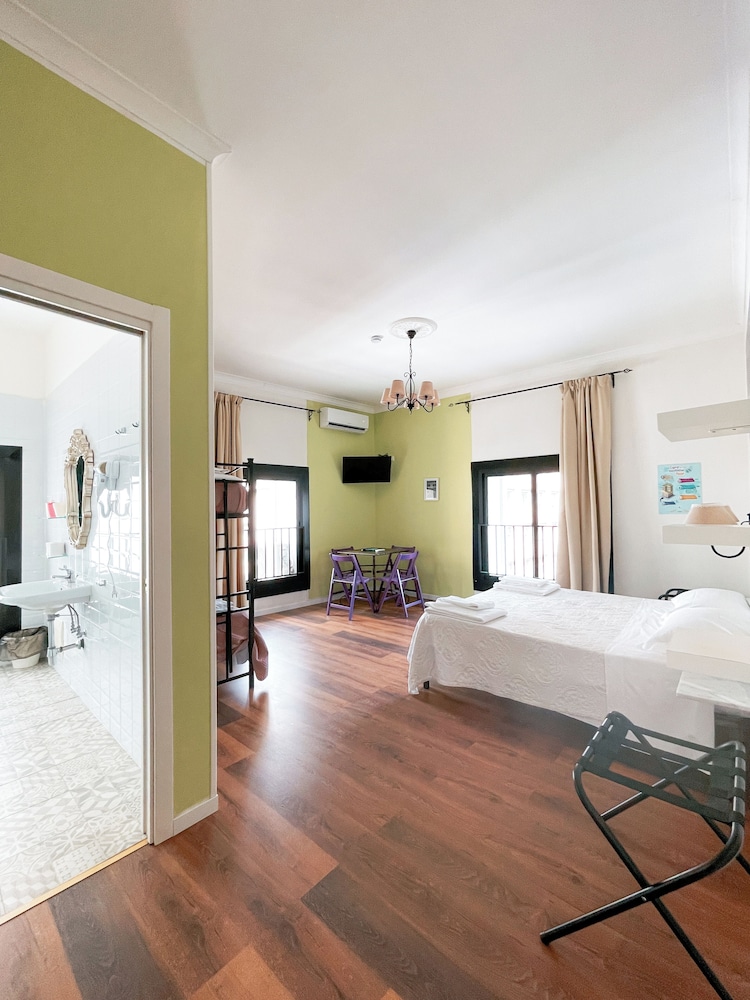 FAMILY, DOUBLE BED