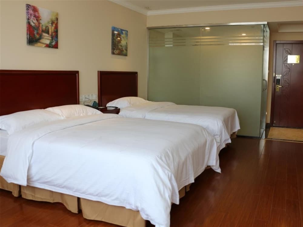 GreenTree Inn Guangzhou Panyu Bus Station Business Hotel 11/24