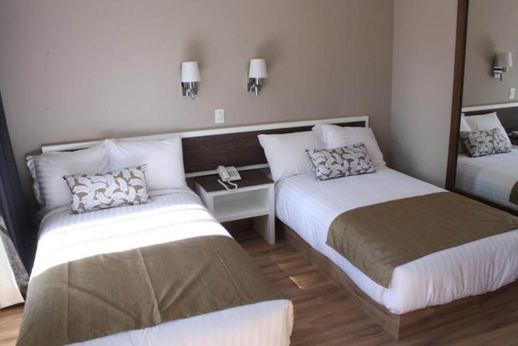 Hotel Plaza Revolucion 13/37