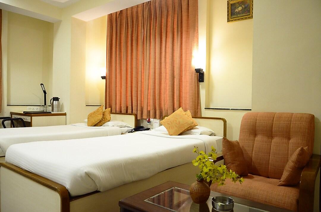 HOTEL GREEN ACRES 13/28