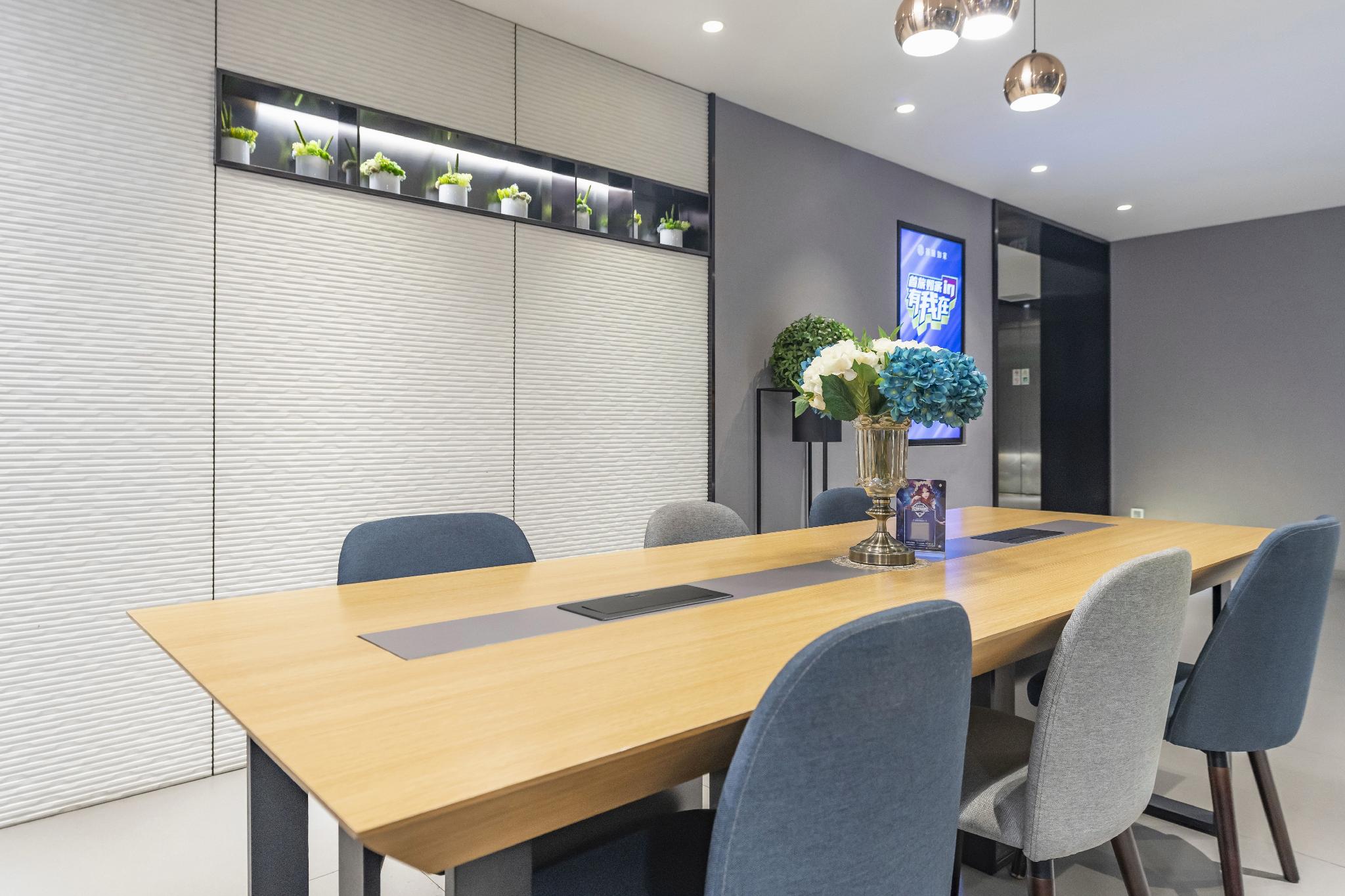 Home Inn Selected (Shanghai Hongqiao Gubei Yaohong Road Metro Station) 50/53