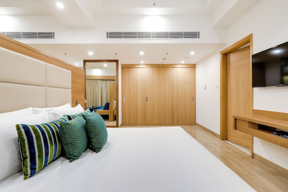 LEMON TREE HOTEL, SECTOR 60, GURUGRAM 28/65