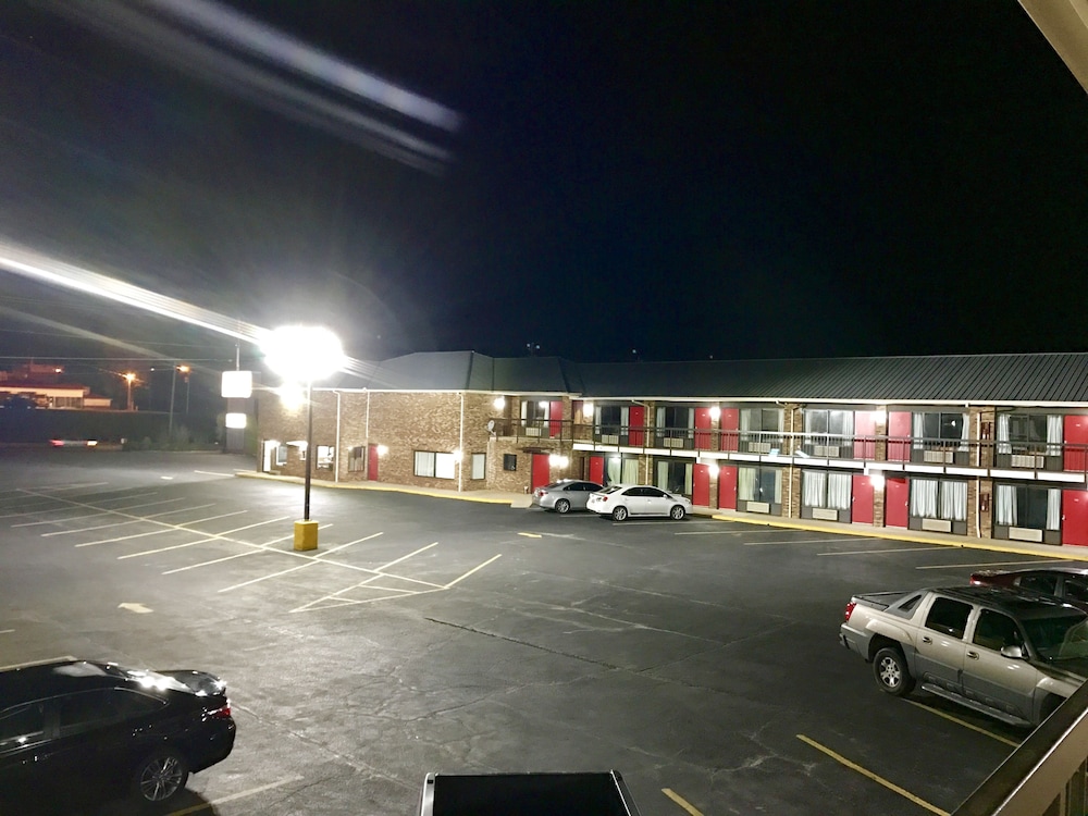 American Inn 29/35